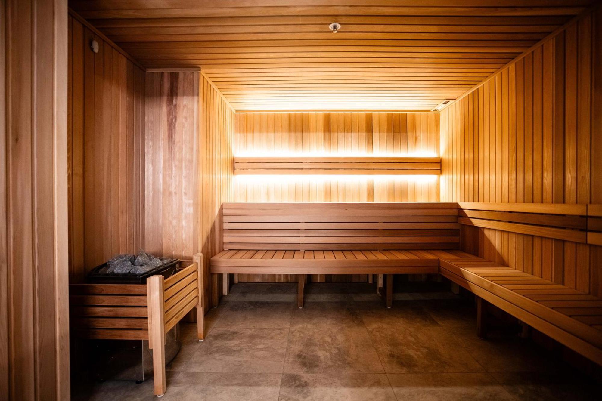 Meriton Suites 캔버라 외부 사진 A sauna