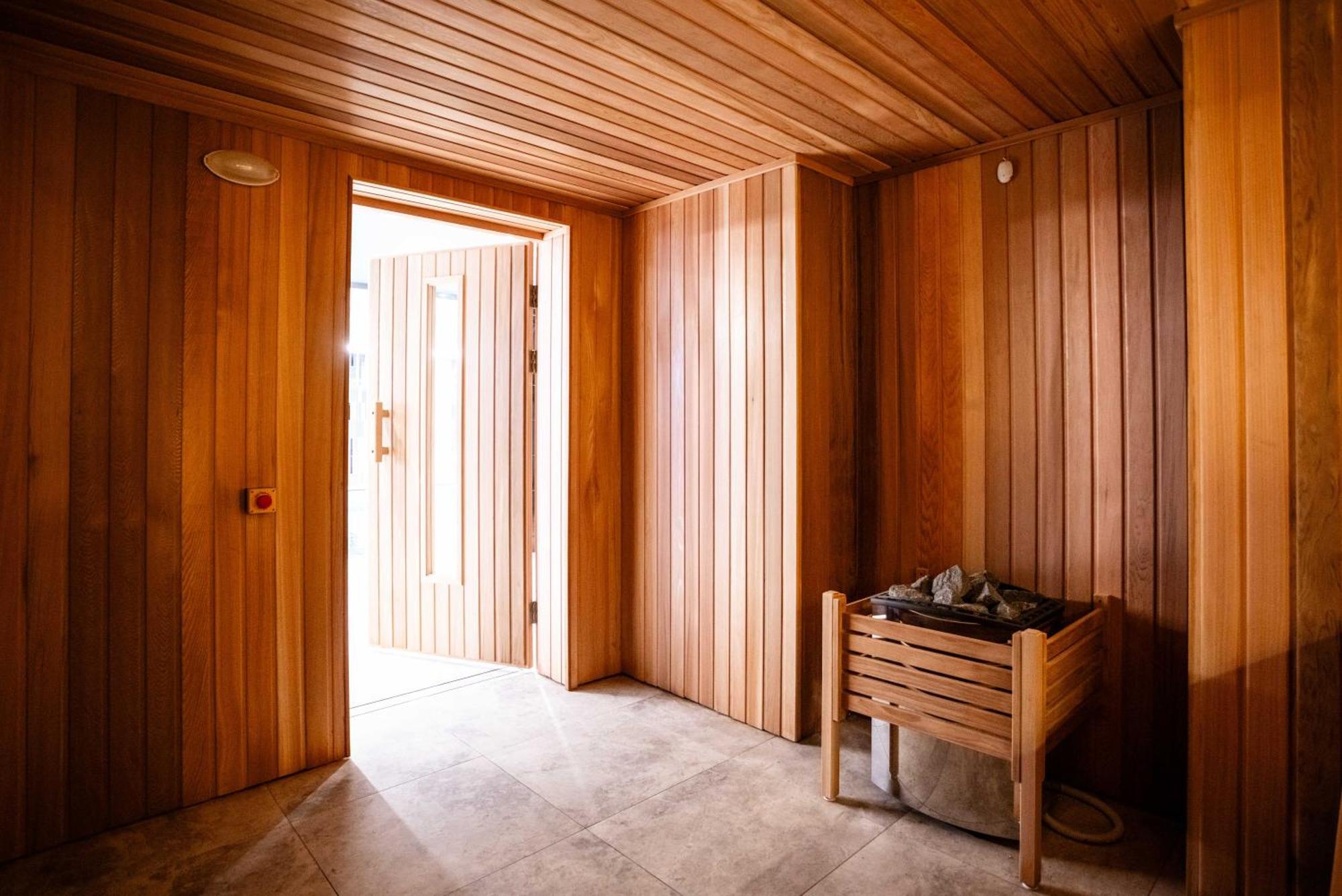 Meriton Suites 캔버라 외부 사진 A Finnish sauna