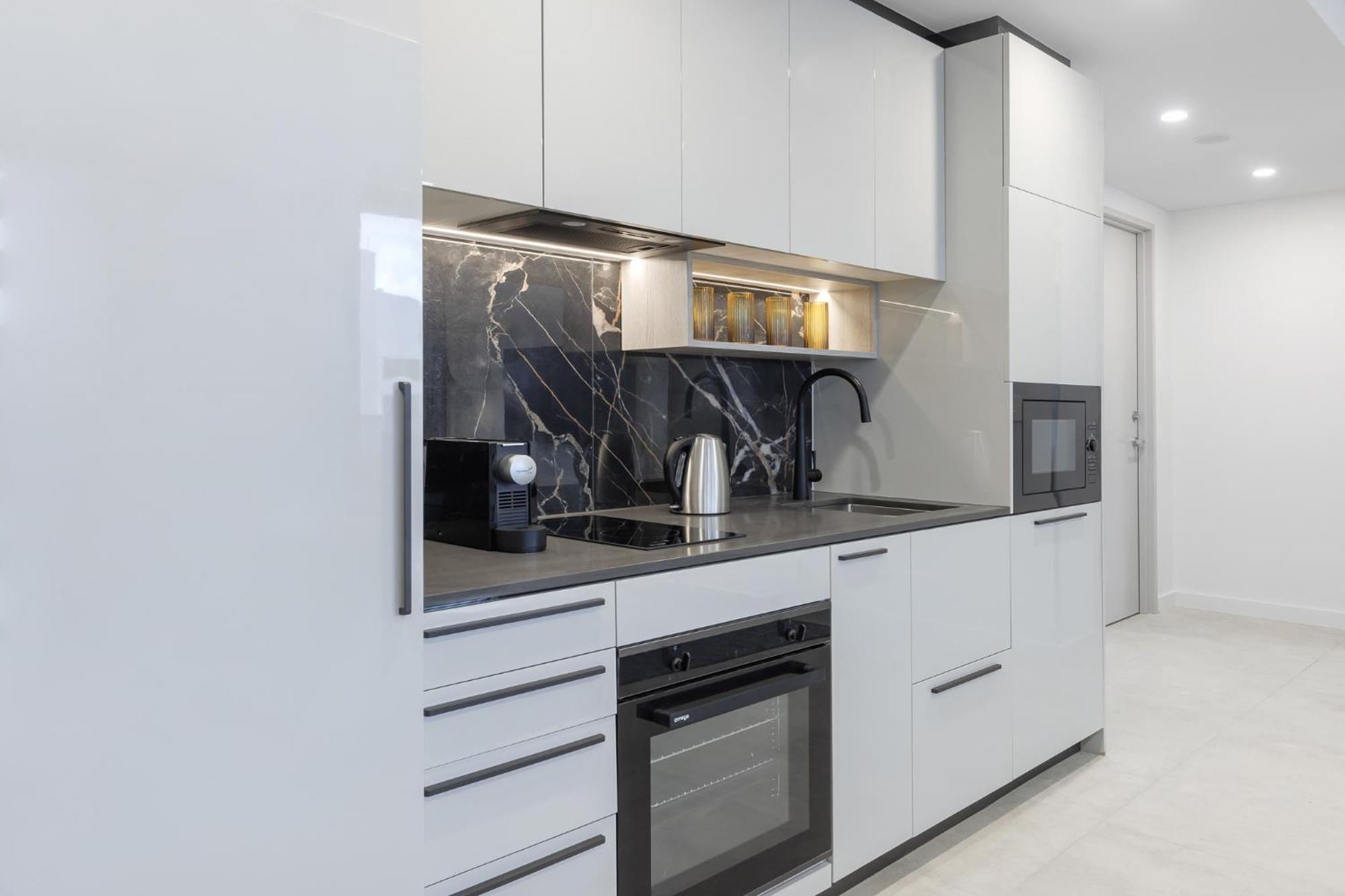 Meriton Suites 캔버라 외부 사진 A modern kitchen