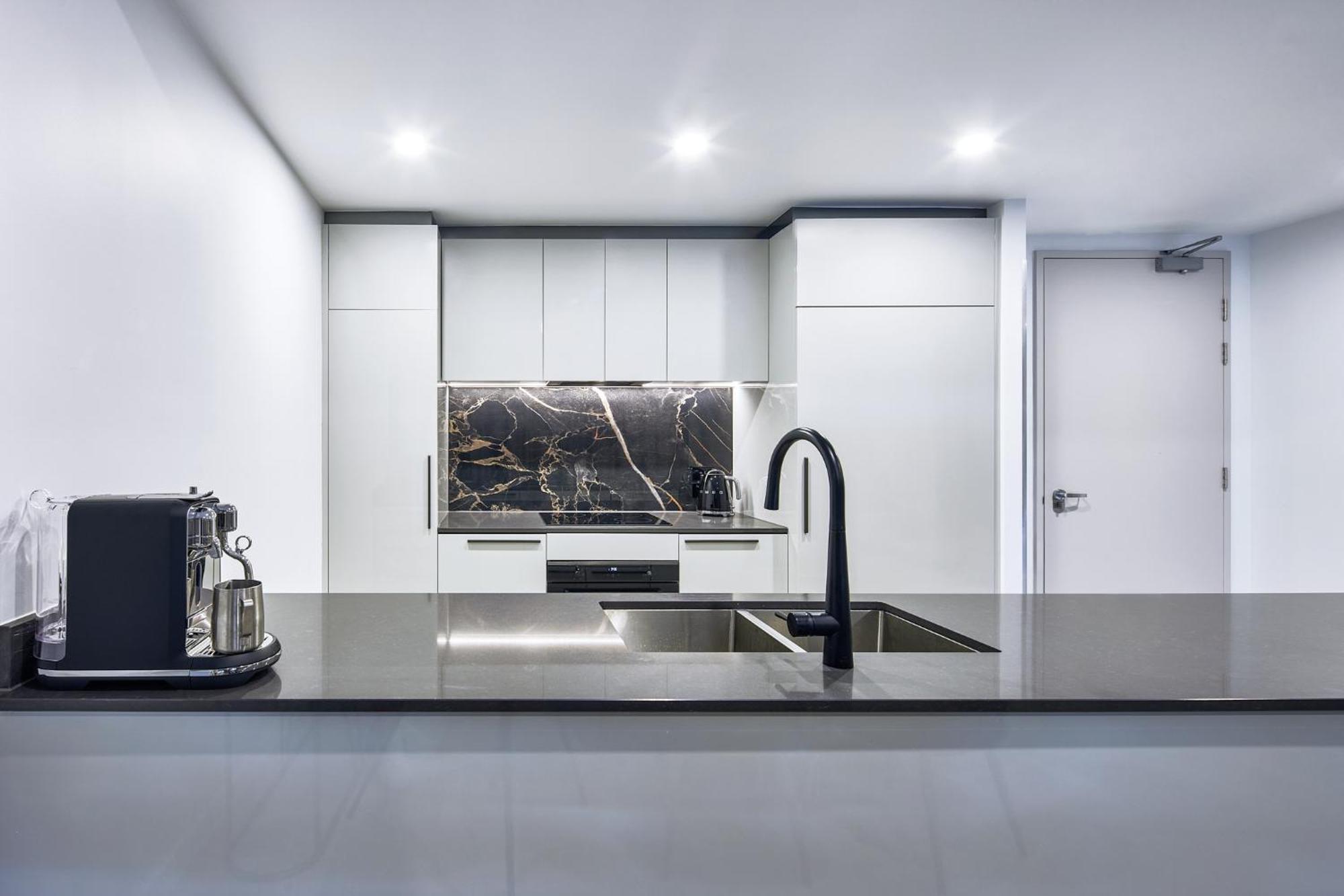 Meriton Suites 캔버라 외부 사진 A kitchen