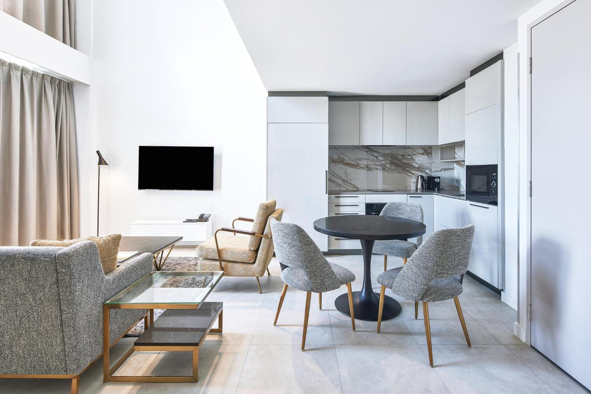 Meriton Suites 캔버라 외부 사진 A typical apartment at The Collective Old Oak